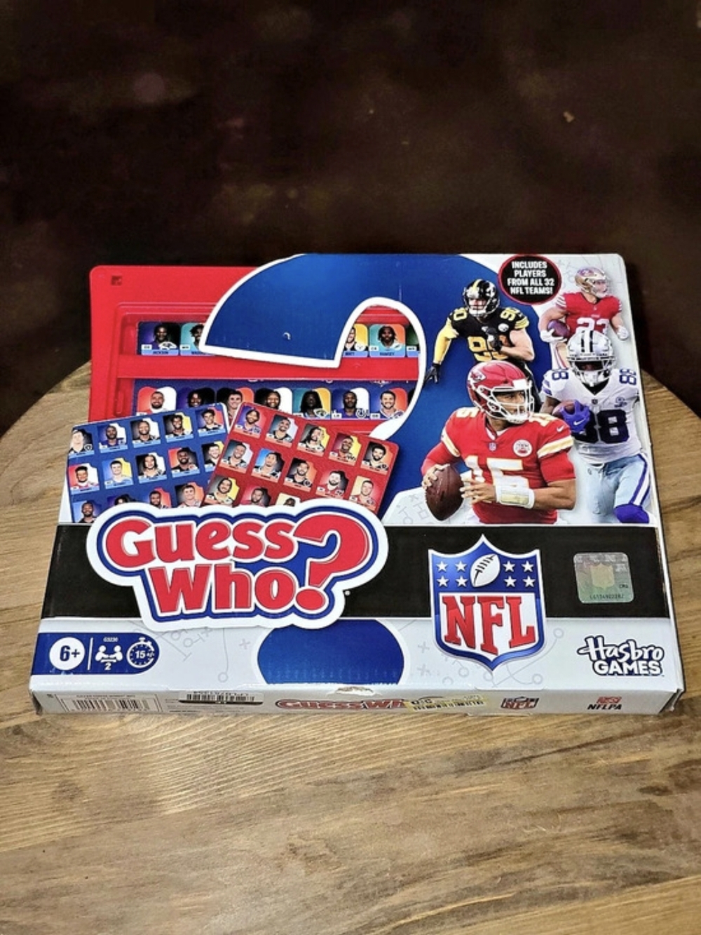 Hasbro Guess Who? NFL Edition Board Game G3230 Football 32 Teams
